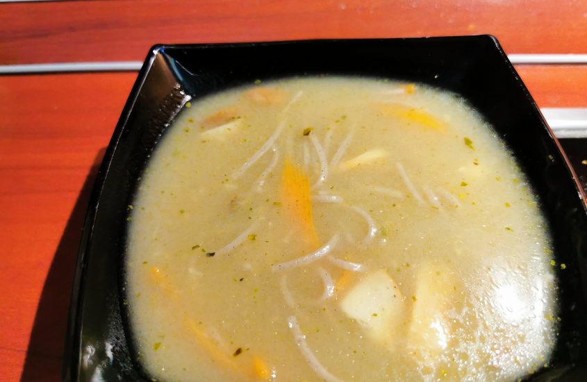 Aštri grikių makaronų sriuba su Eringi grybais